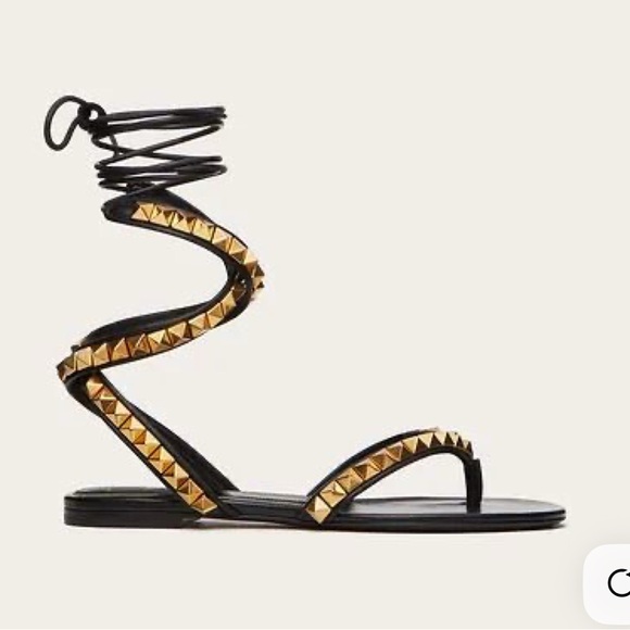 Valentino Garavani Gladiadors stud sandals - Picture 2 of 14